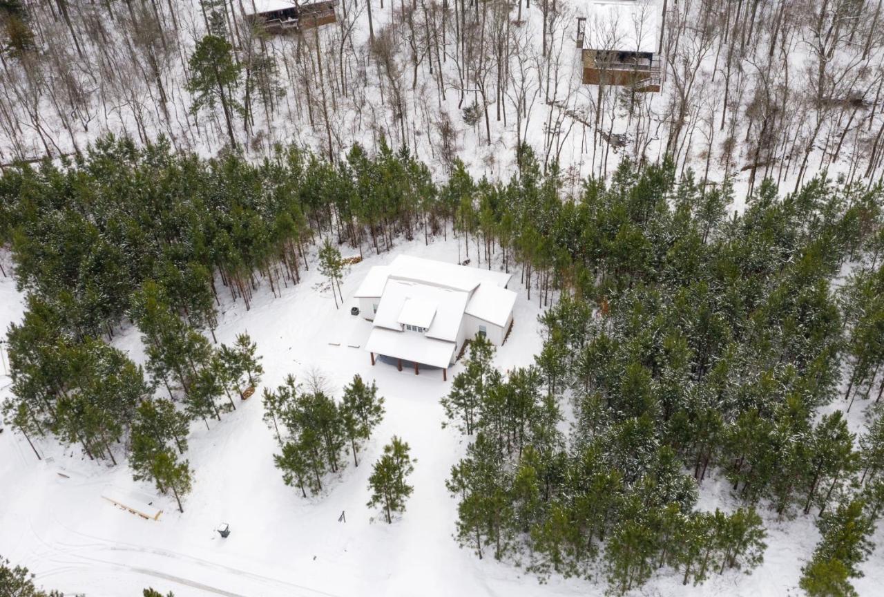 Bella Luna Cabin - Cozy Farmhouse Cabin, Private Deck, Swing Set, Fire Pit, Hot Tub Villa Broken Bow Exterior photo