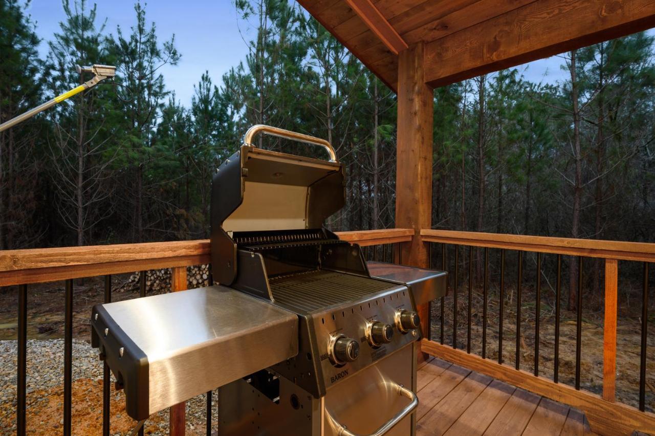 Bella Luna Cabin - Cozy Farmhouse Cabin, Private Deck, Swing Set, Fire Pit, Hot Tub Villa Broken Bow Exterior photo